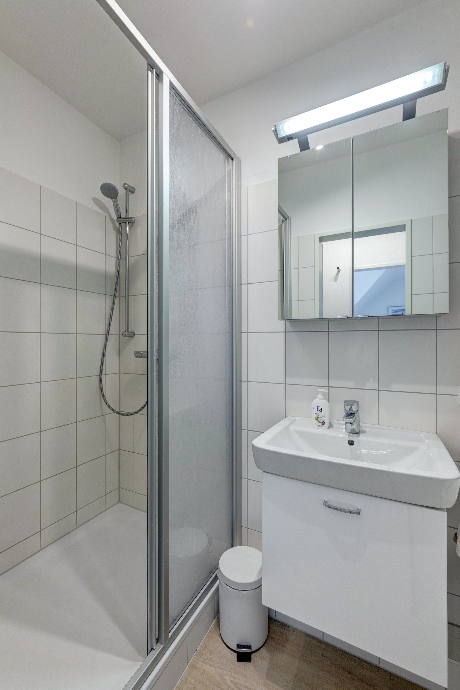 Dusche mit Glaswand