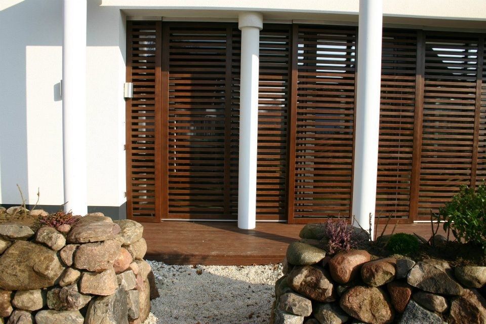 Terrasse mit Holzlamellen
